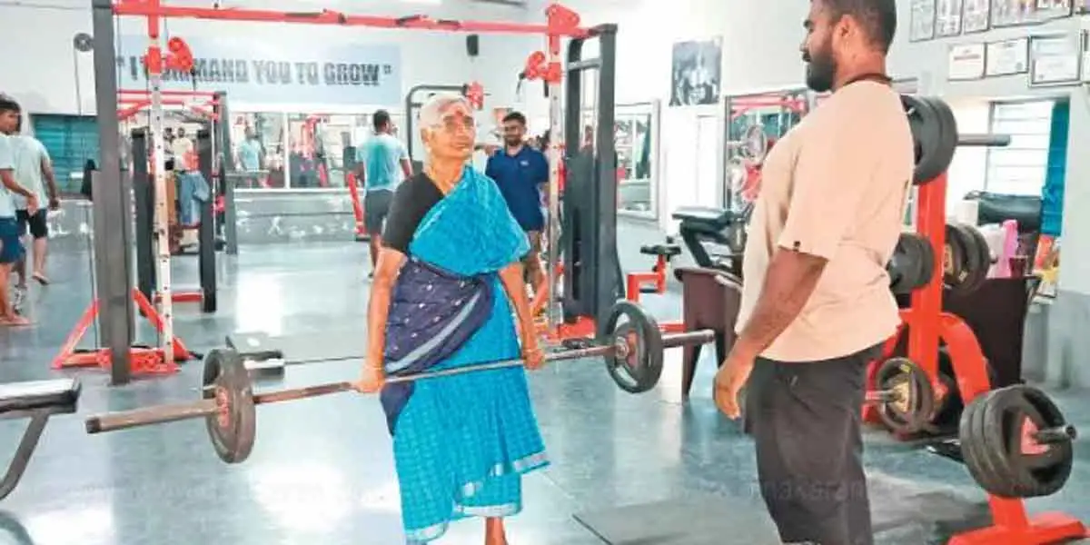 82-year-old-woman-lifts-50kg-in-maiden-deadlifting-contest